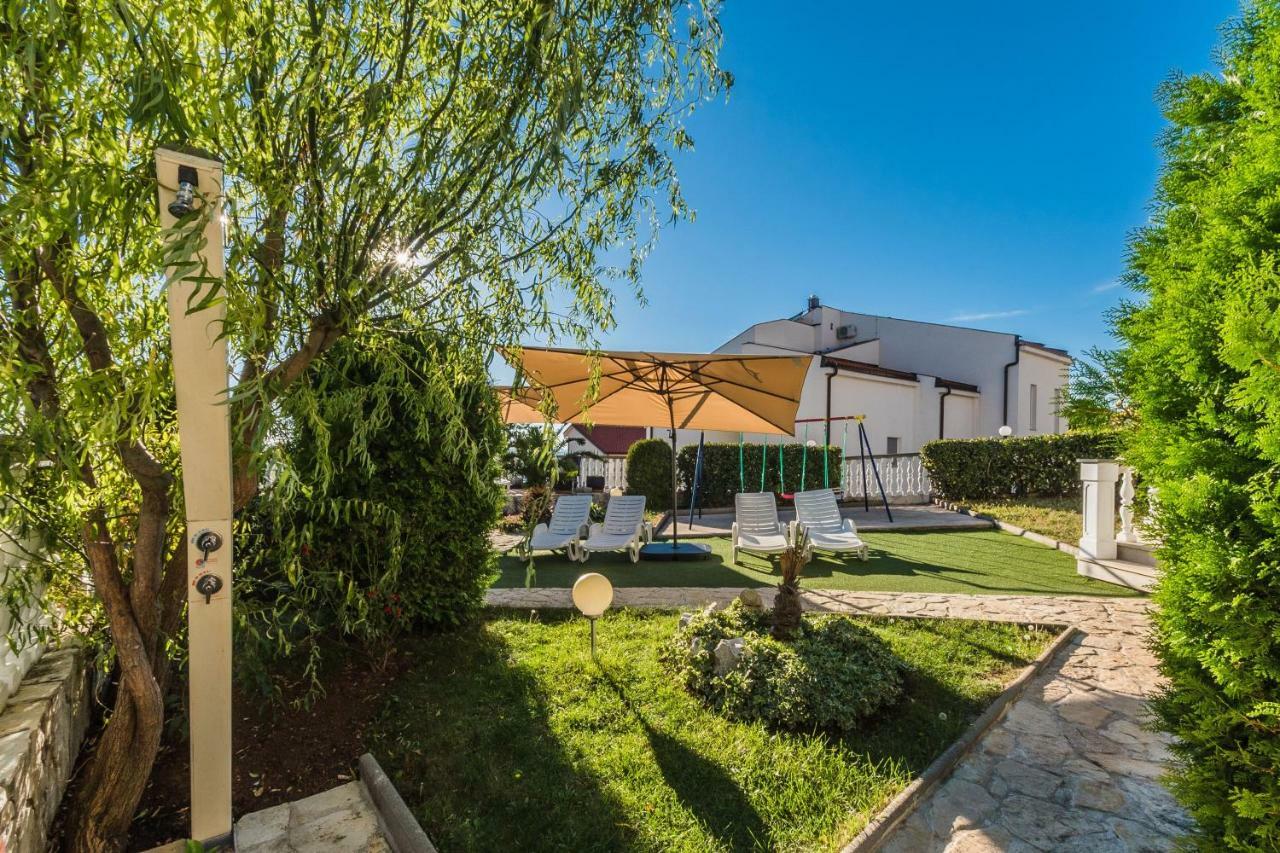 Villa Mara Crikvenica Exterior foto